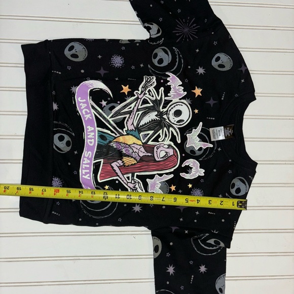 Nightmare Before Christmas NBC Jack and Sally Pullover Girls Sweatshirt NWOT - Picture 10 of 16